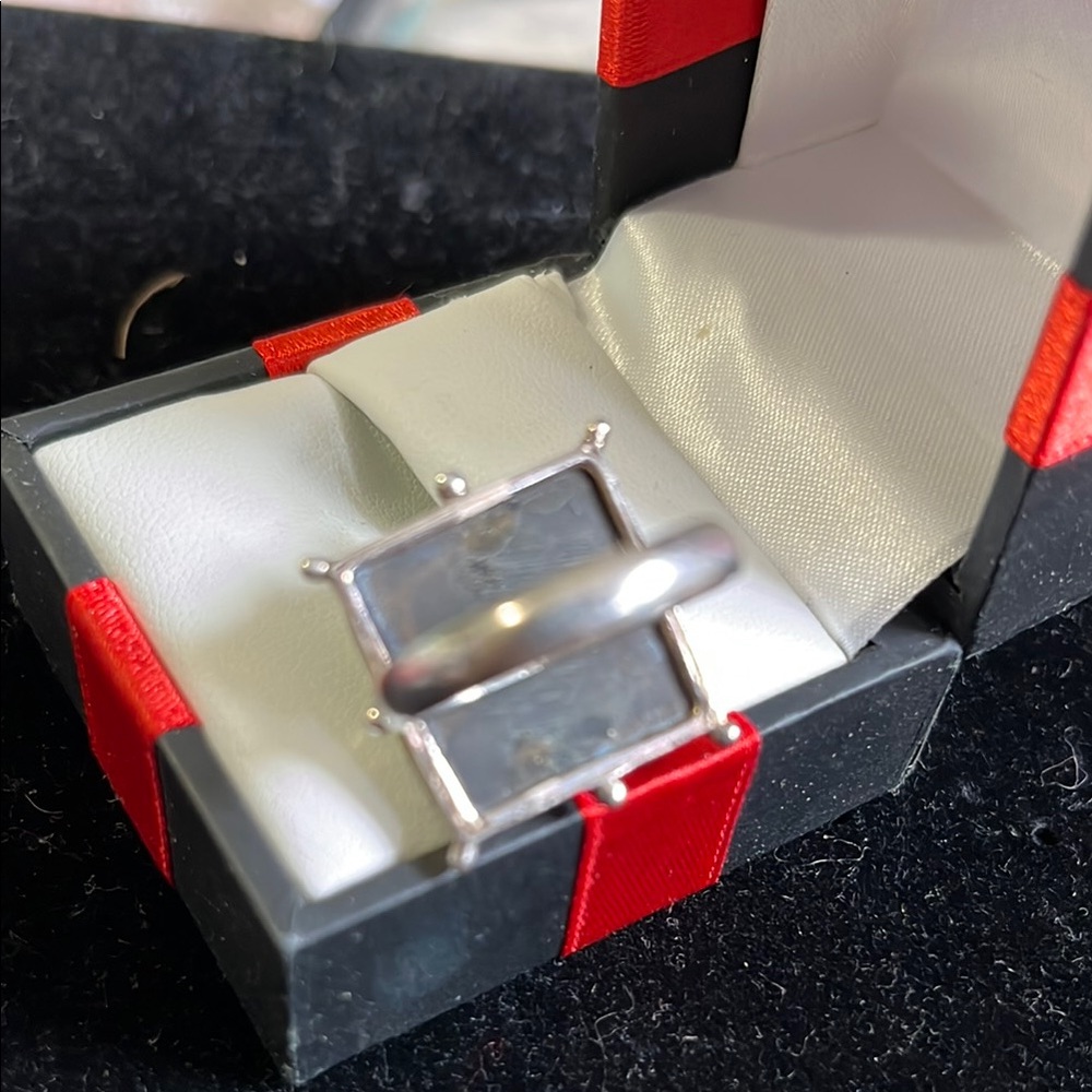 Green And Silver Solitaire Ring With Iridescent S… - image 5